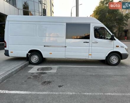 Белый Мерседес Sprinter, объемом двигателя 2.2 л и пробегом 100 тыс. км за 12000 $, фото 8 на Automoto.ua