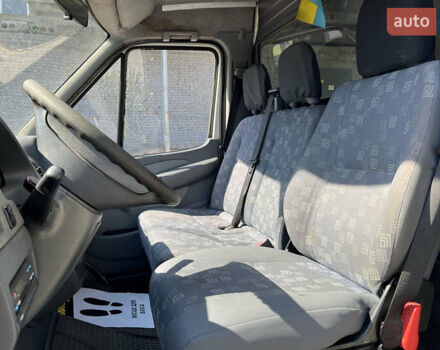 Белый Мерседес Sprinter, объемом двигателя 2.15 л и пробегом 277 тыс. км за 8000 $, фото 9 на Automoto.ua