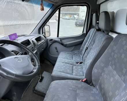 Белый Мерседес Sprinter, объемом двигателя 2.1 л и пробегом 327 тыс. км за 10500 $, фото 4 на Automoto.ua