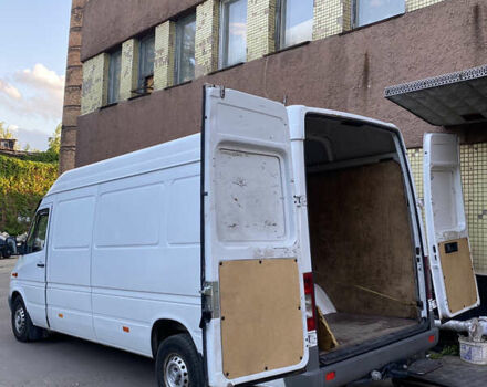 Белый Мерседес Sprinter, объемом двигателя 2.2 л и пробегом 335 тыс. км за 11000 $, фото 5 на Automoto.ua