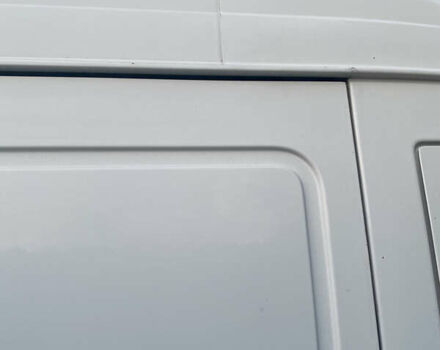 Белый Мерседес Sprinter, объемом двигателя 2.2 л и пробегом 335 тыс. км за 11000 $, фото 13 на Automoto.ua