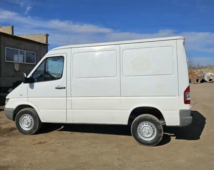 Белый Мерседес Sprinter, объемом двигателя 2.15 л и пробегом 500 тыс. км за 6500 $, фото 3 на Automoto.ua