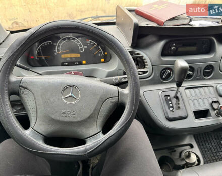 Белый Мерседес Sprinter, объемом двигателя 2.69 л и пробегом 500 тыс. км за 15000 $, фото 4 на Automoto.ua