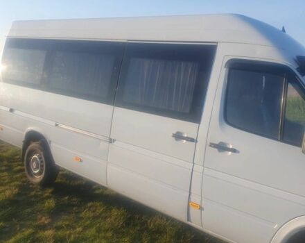 Белый Мерседес Sprinter, объемом двигателя 2.7 л и пробегом 460 тыс. км за 9500 $, фото 3 на Automoto.ua
