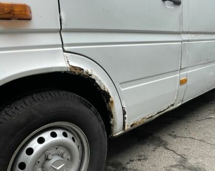 Белый Мерседес Sprinter, объемом двигателя 2.1 л и пробегом 387 тыс. км за 7500 $, фото 5 на Automoto.ua