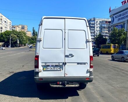 Белый Мерседес Sprinter, объемом двигателя 2.2 л и пробегом 400 тыс. км за 10200 $, фото 2 на Automoto.ua