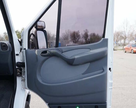 Белый Мерседес Sprinter, объемом двигателя 2.1 л и пробегом 480 тыс. км за 13500 $, фото 31 на Automoto.ua