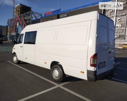 Белый Мерседес Sprinter, объемом двигателя 2.2 л и пробегом 716 тыс. км за 8300 $, фото 2 на Automoto.ua