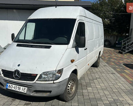 Белый Мерседес Sprinter, объемом двигателя 2.1 л и пробегом 473 тыс. км за 7500 $, фото 2 на Automoto.ua