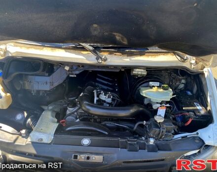 Белый Мерседес Sprinter, объемом двигателя 2.2 л и пробегом 400 тыс. км за 10200 $, фото 6 на Automoto.ua