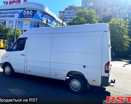 Белый Мерседес Sprinter, объемом двигателя 2.2 л и пробегом 400 тыс. км за 10200 $, фото 1 на Automoto.ua
