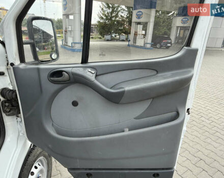 Белый Мерседес Sprinter, объемом двигателя 2.15 л и пробегом 428 тыс. км за 9000 $, фото 35 на Automoto.ua
