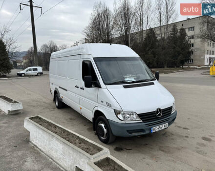 Белый Мерседес Sprinter, объемом двигателя 2.69 л и пробегом 500 тыс. км за 15000 $, фото 2 на Automoto.ua