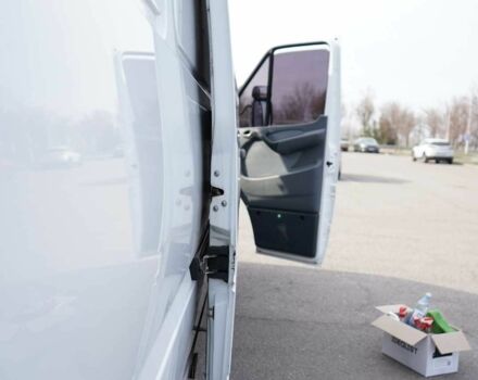 Белый Мерседес Sprinter, объемом двигателя 2.1 л и пробегом 480 тыс. км за 13500 $, фото 11 на Automoto.ua