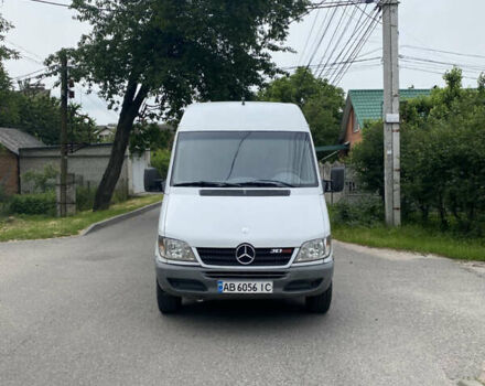Белый Мерседес Sprinter, объемом двигателя 2.2 л и пробегом 450 тыс. км за 9800 $, фото 3 на Automoto.ua