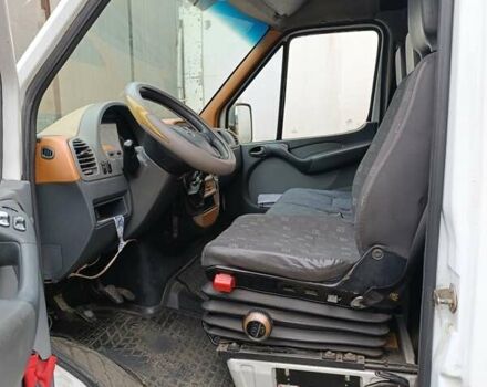 Белый Мерседес Sprinter, объемом двигателя 2.1 л и пробегом 200 тыс. км за 7600 $, фото 5 на Automoto.ua