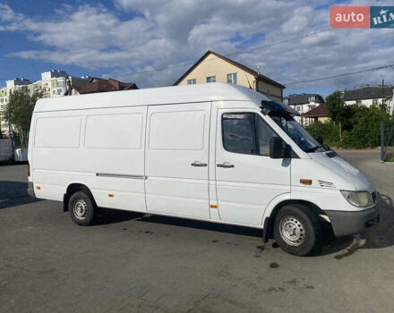 Белый Мерседес Sprinter, объемом двигателя 2.2 л и пробегом 335 тыс. км за 11000 $, фото 1 на Automoto.ua