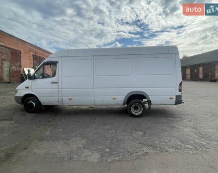 Белый Мерседес Sprinter, объемом двигателя 2.69 л и пробегом 591 тыс. км за 13600 $, фото 4 на Automoto.ua