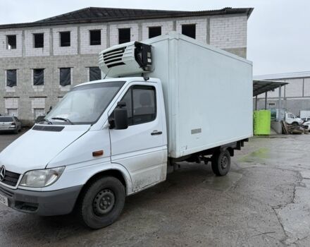 Белый Мерседес Sprinter, объемом двигателя 2.1 л и пробегом 327 тыс. км за 10500 $, фото 3 на Automoto.ua