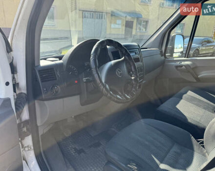Белый Мерседес Sprinter, объемом двигателя 2.15 л и пробегом 415 тыс. км за 11500 $, фото 8 на Automoto.ua