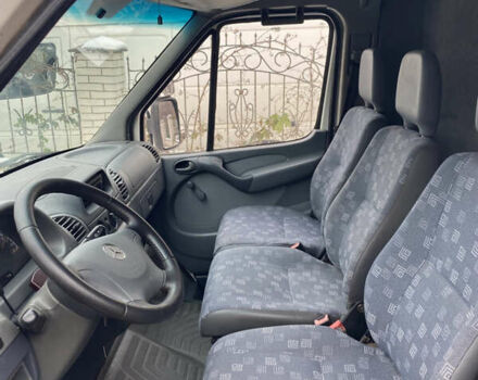 Белый Мерседес Sprinter, объемом двигателя 2.7 л и пробегом 422 тыс. км за 10000 $, фото 6 на Automoto.ua