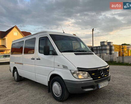 Белый Мерседес Sprinter, объемом двигателя 2.15 л и пробегом 630 тыс. км за 7700 $, фото 2 на Automoto.ua