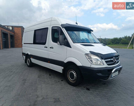 Белый Мерседес Sprinter, объемом двигателя 2.15 л и пробегом 320 тыс. км за 11200 $, фото 2 на Automoto.ua