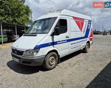 Белый Мерседес Sprinter, объемом двигателя 2.7 л и пробегом 435 тыс. км за 7100 $, фото 2 на Automoto.ua