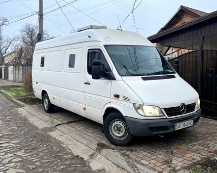 Белый Мерседес Sprinter, объемом двигателя 2.1 л и пробегом 211 тыс. км за 9500 $, фото 1 на Automoto.ua