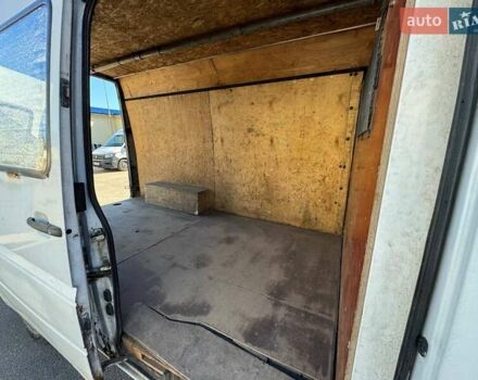 Белый Мерседес Sprinter, объемом двигателя 2.15 л и пробегом 410 тыс. км за 4800 $, фото 10 на Automoto.ua