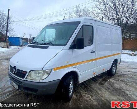 Белый Мерседес Sprinter, объемом двигателя 2.1 л и пробегом 400 тыс. км за 5300 $, фото 2 на Automoto.ua