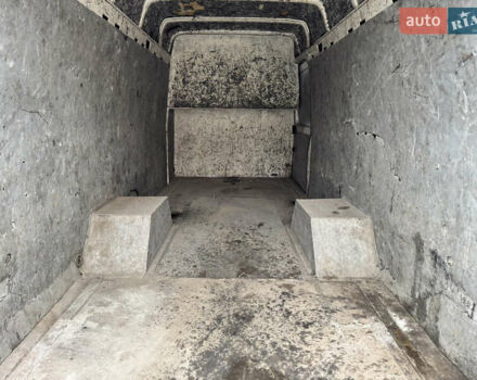 Белый Мерседес Sprinter, объемом двигателя 2.69 л и пробегом 500 тыс. км за 15000 $, фото 6 на Automoto.ua