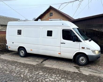 Белый Мерседес Sprinter, объемом двигателя 2.1 л и пробегом 211 тыс. км за 9500 $, фото 2 на Automoto.ua