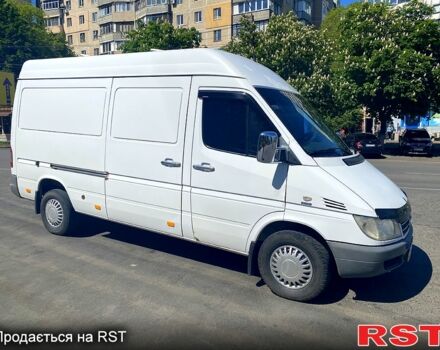 Белый Мерседес Sprinter, объемом двигателя 2.2 л и пробегом 400 тыс. км за 10200 $, фото 4 на Automoto.ua