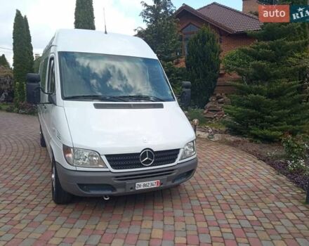 Белый Мерседес Sprinter, объемом двигателя 2.2 л и пробегом 280 тыс. км за 14299 $, фото 2 на Automoto.ua