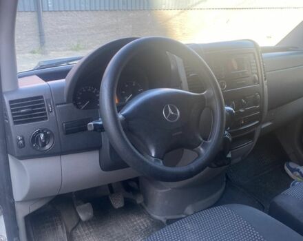 Белый Мерседес Sprinter, объемом двигателя 2.1 л и пробегом 584 тыс. км за 10000 $, фото 4 на Automoto.ua