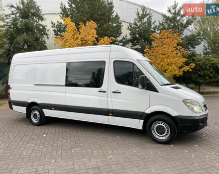 Белый Мерседес Sprinter, объемом двигателя 2.2 л и пробегом 350 тыс. км за 10999 $, фото 2 на Automoto.ua