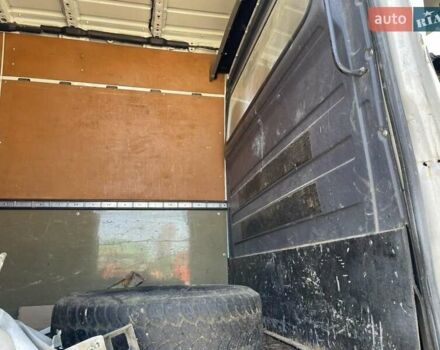 Белый Мерседес Sprinter, объемом двигателя 2.15 л и пробегом 300 тыс. км за 3999 $, фото 12 на Automoto.ua
