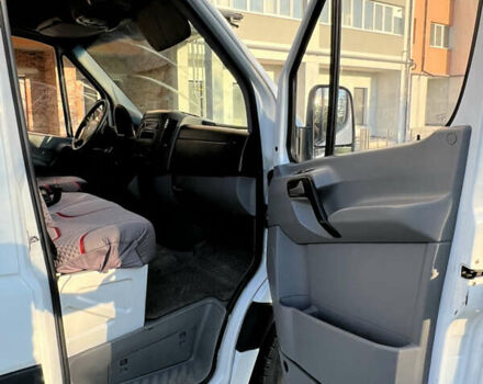 Белый Мерседес Sprinter, объемом двигателя 2.15 л и пробегом 435 тыс. км за 10500 $, фото 9 на Automoto.ua