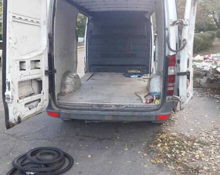 Белый Мерседес Sprinter, объемом двигателя 2.15 л и пробегом 300 тыс. км за 10000 $, фото 2 на Automoto.ua