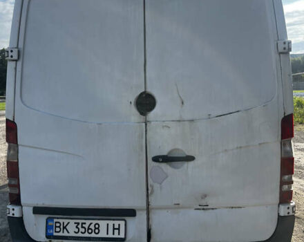 Белый Мерседес Sprinter, объемом двигателя 2.15 л и пробегом 350 тыс. км за 7900 $, фото 2 на Automoto.ua