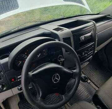 Белый Мерседес Sprinter, объемом двигателя 2.15 л и пробегом 310 тыс. км за 11000 $, фото 12 на Automoto.ua