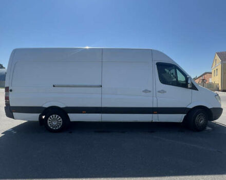 Белый Мерседес Sprinter, объемом двигателя 2.2 л и пробегом 495 тыс. км за 9999 $, фото 2 на Automoto.ua