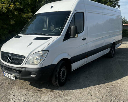 Белый Мерседес Sprinter, объемом двигателя 2.15 л и пробегом 350 тыс. км за 7900 $, фото 1 на Automoto.ua