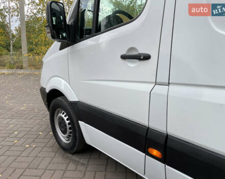 Белый Мерседес Sprinter, объемом двигателя 2.2 л и пробегом 350 тыс. км за 10999 $, фото 23 на Automoto.ua