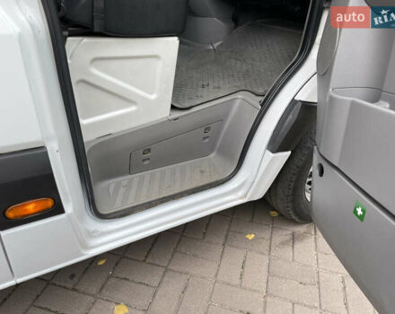 Белый Мерседес Sprinter, объемом двигателя 2.2 л и пробегом 350 тыс. км за 10999 $, фото 17 на Automoto.ua