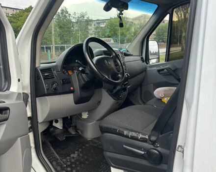 Белый Мерседес Sprinter, объемом двигателя 2.15 л и пробегом 306 тыс. км за 13000 $, фото 5 на Automoto.ua