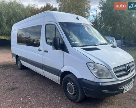 Белый Мерседес Sprinter, объемом двигателя 2.99 л и пробегом 670 тыс. км за 10000 $, фото 2 на Automoto.ua