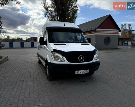 Белый Мерседес Sprinter, объемом двигателя 2.99 л и пробегом 333 тыс. км за 16900 $, фото 2 на Automoto.ua
