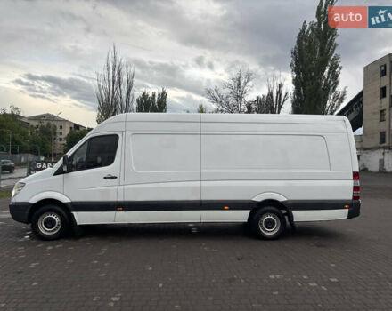 Белый Мерседес Sprinter, объемом двигателя 2.15 л и пробегом 306 тыс. км за 13000 $, фото 2 на Automoto.ua